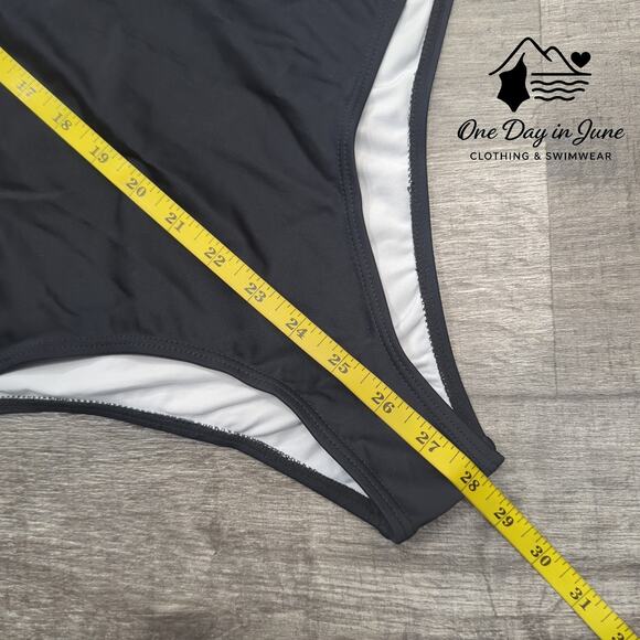 B2prity Cross Front V Neck One Piece Swimsuit Size S - Picture 6 of 7